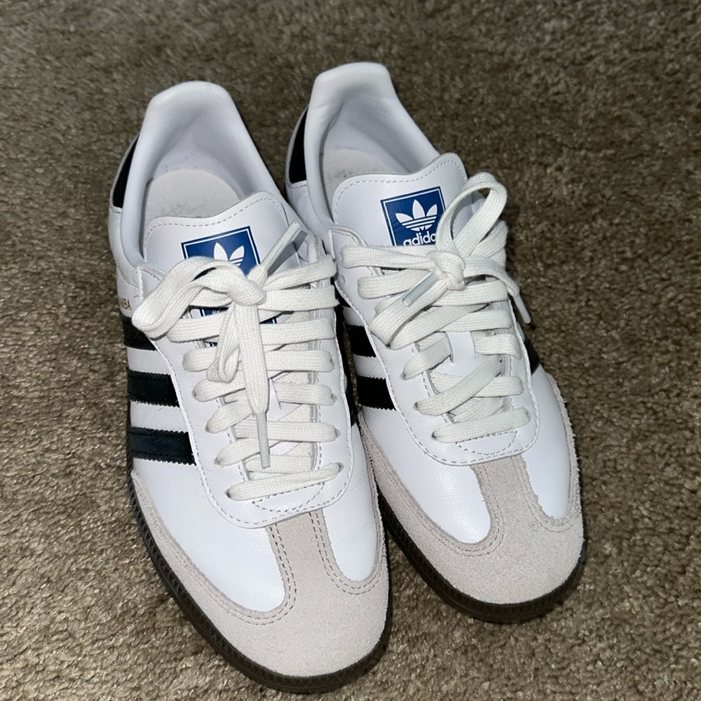 Adidas Samba.